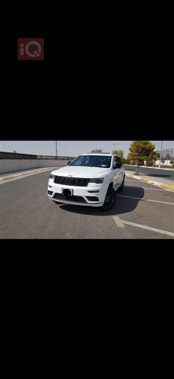 جیپ گراند شیرۆکی